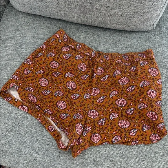 Drapey Pull-On Shorts in Warm Paisley - Picture 10 of 10